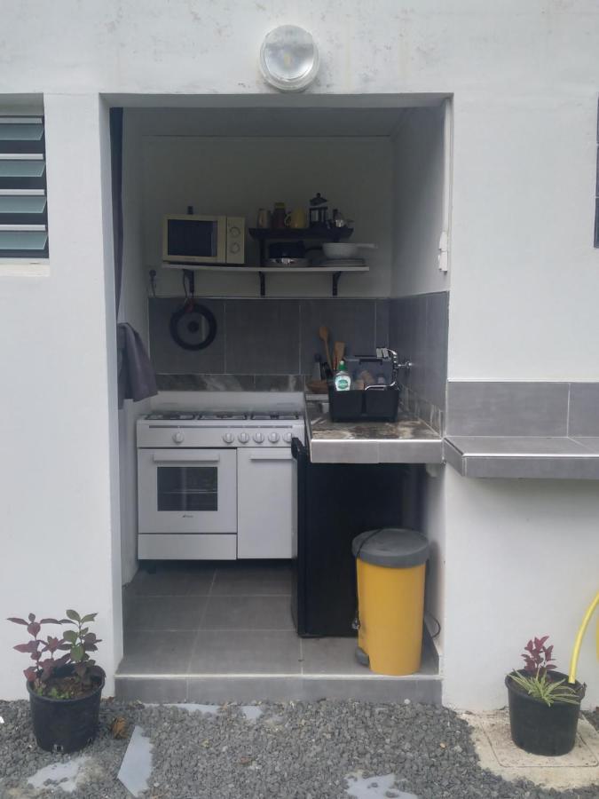 Chambre Avec Cuisine Et Sdb Semi-Privatives Separees Dans Un Ecrin De Verdure Les Abymes Exteriér fotografie